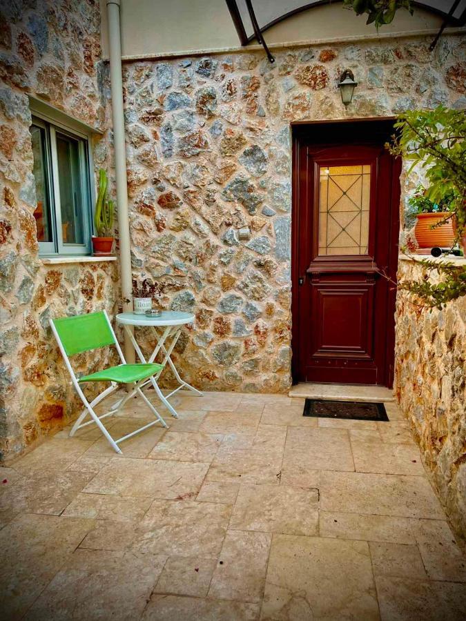 Villa Ένας Ευχάριστος Χώρος Με Πισίνα Pórto Ráfti Exterior foto